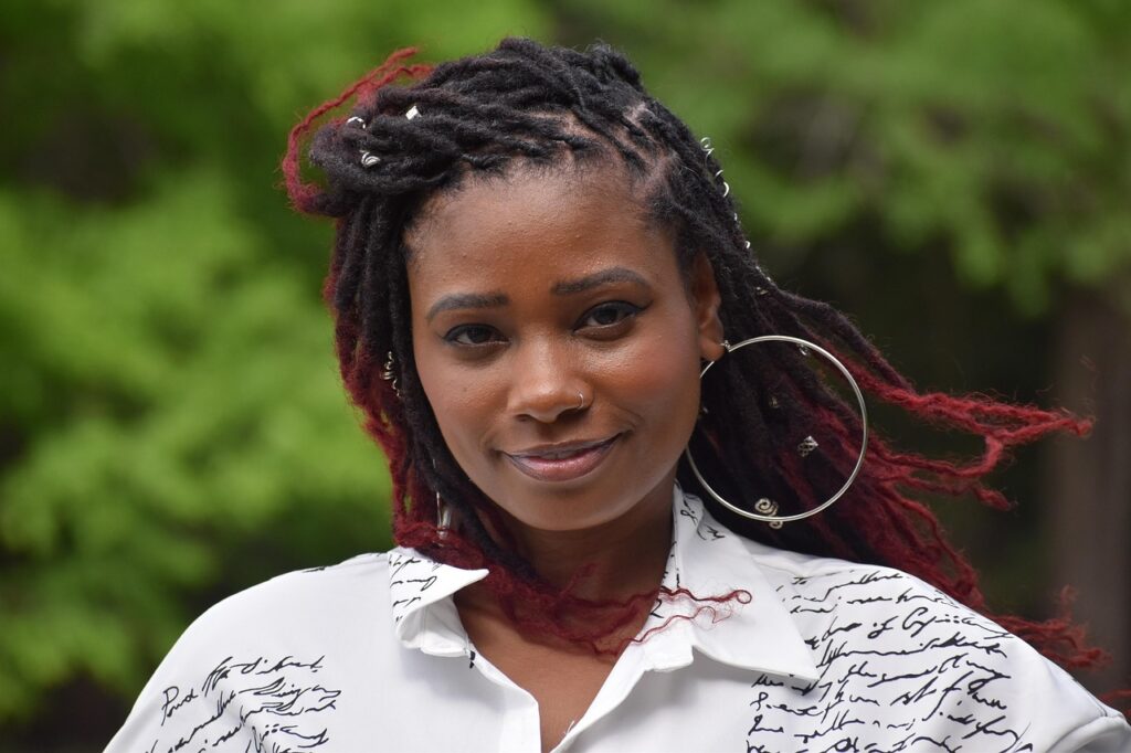 20代に多い尿漏れの原因とは何ですか？