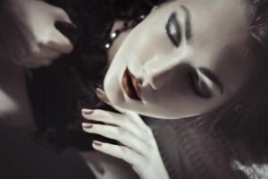 女性の尿もれを放置するとダメな理由とは？